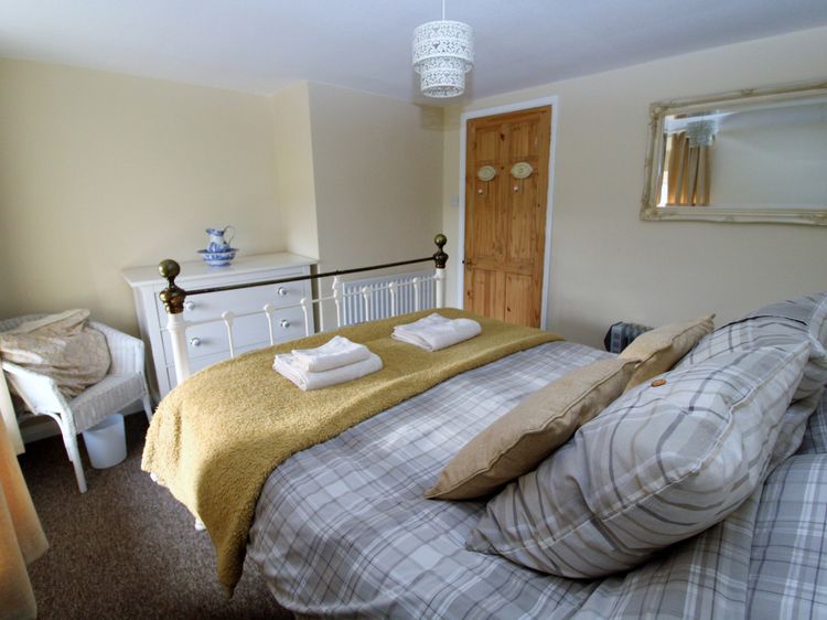 2 Mellfell View, listing photograph 8