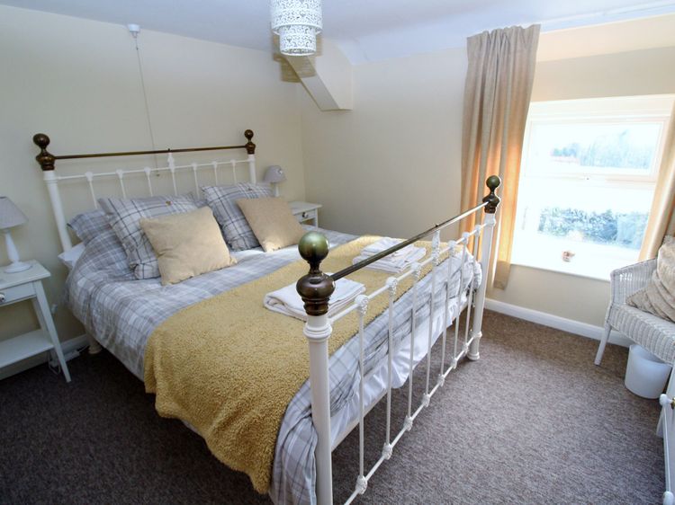 2 Mellfell View, listing photograph 10