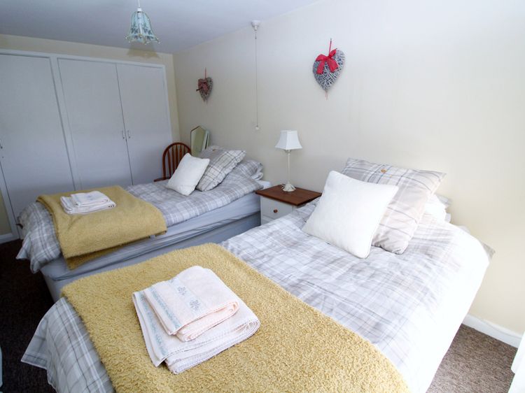 2 Mellfell View, listing photograph 11