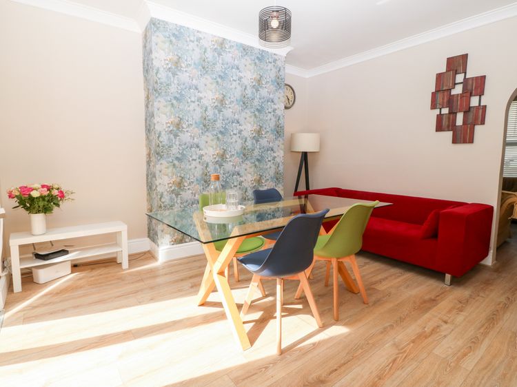 Apartment 1 - Llandudno Central, listing photograph 9