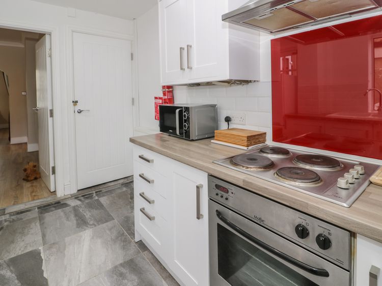 Apartment 1 - Llandudno Central, listing photograph 10