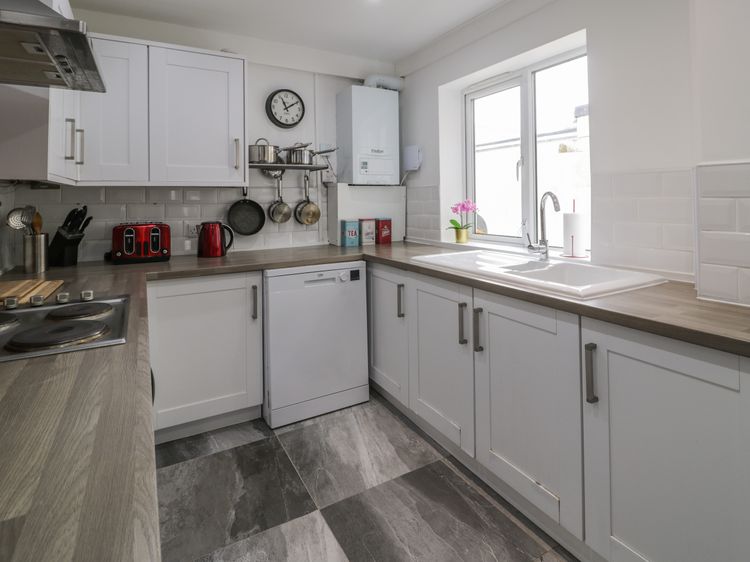 Apartment 1 - Llandudno Central, listing photograph 11