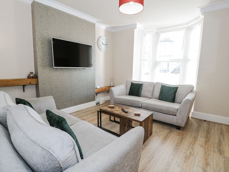 Apartment 1 - Llandudno Central, listing photograph 4