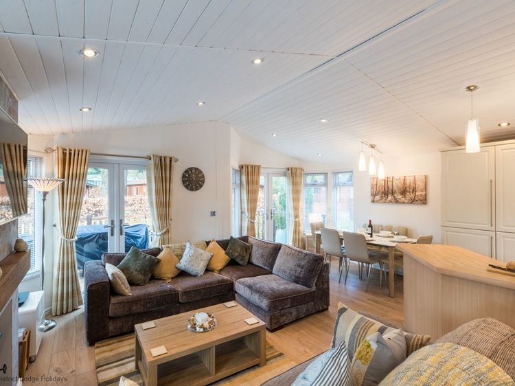 Broad Larch Lodge, listing photograph 2