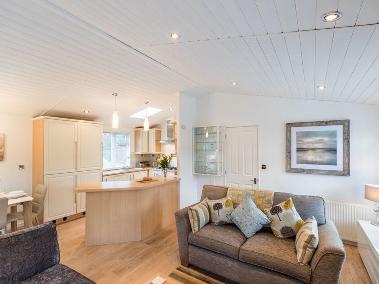 Broad Larch Lodge, listing photograph 3
