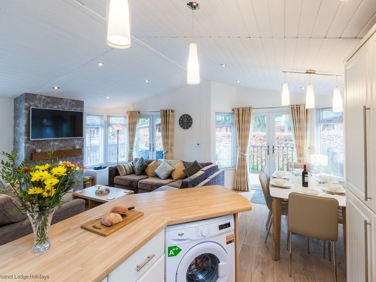 Broad Larch Lodge, listing photograph 9