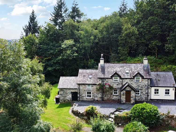 Greffyn, listing photograph 2