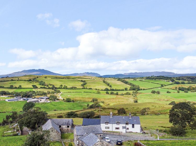 Orsedd Wen Farmhouse, listing photograph 3