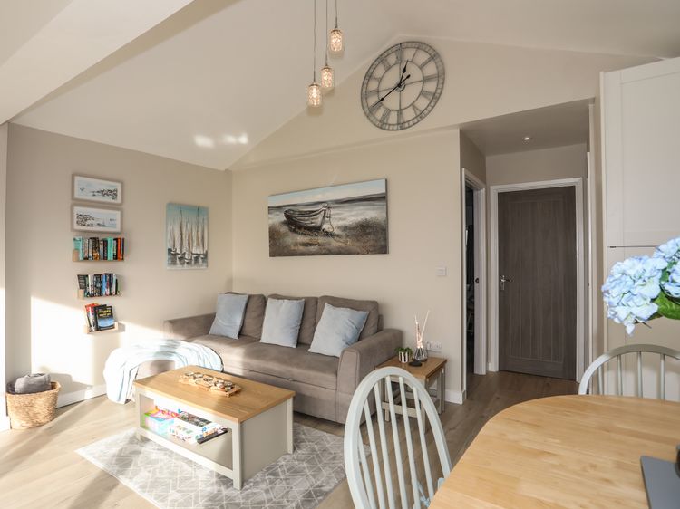 Bryn Y Mor, listing photograph 9