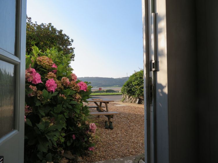 Quay Cottage, listing photograph 3