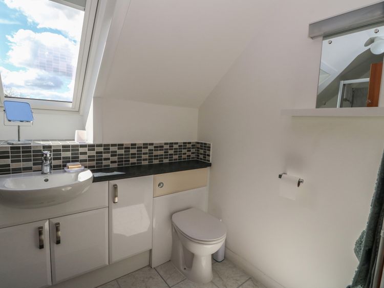 Upper Brackendale, listing photograph 11