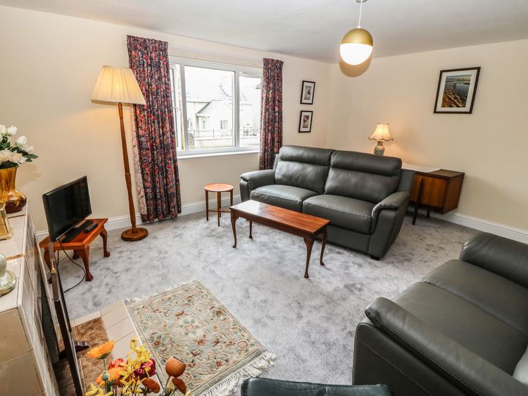 Idan House, listing photograph 4