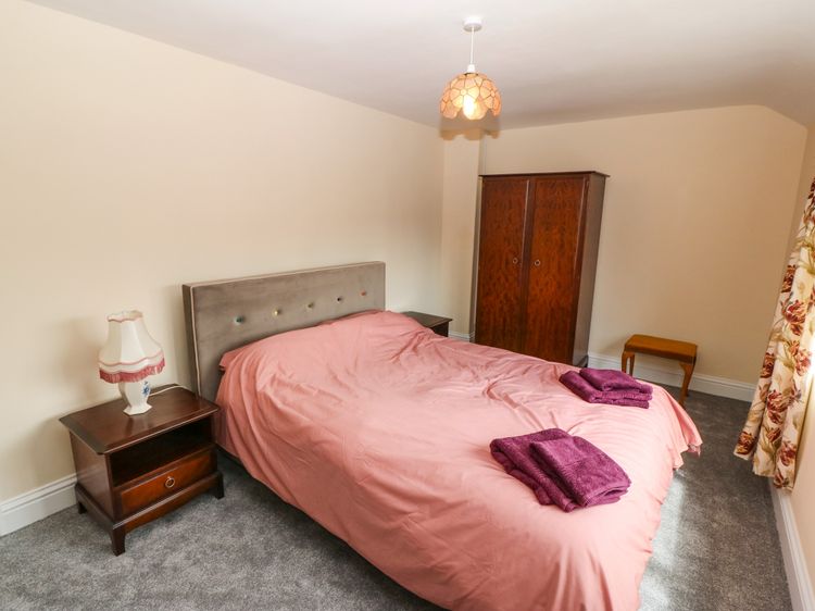 Idan House, listing photograph 8