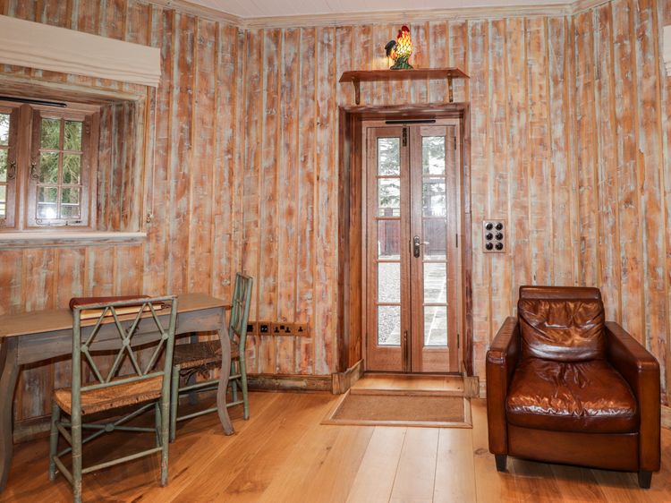 The Hen House, listing photograph 5