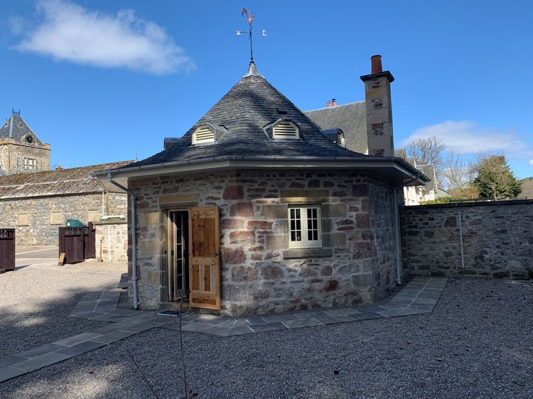 The Hen House, listing photograph 2