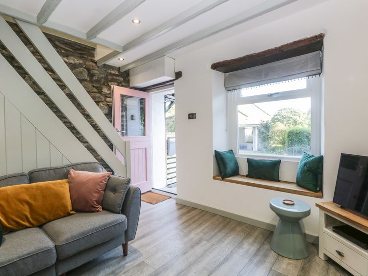 Turn Cottage, listing photograph 3