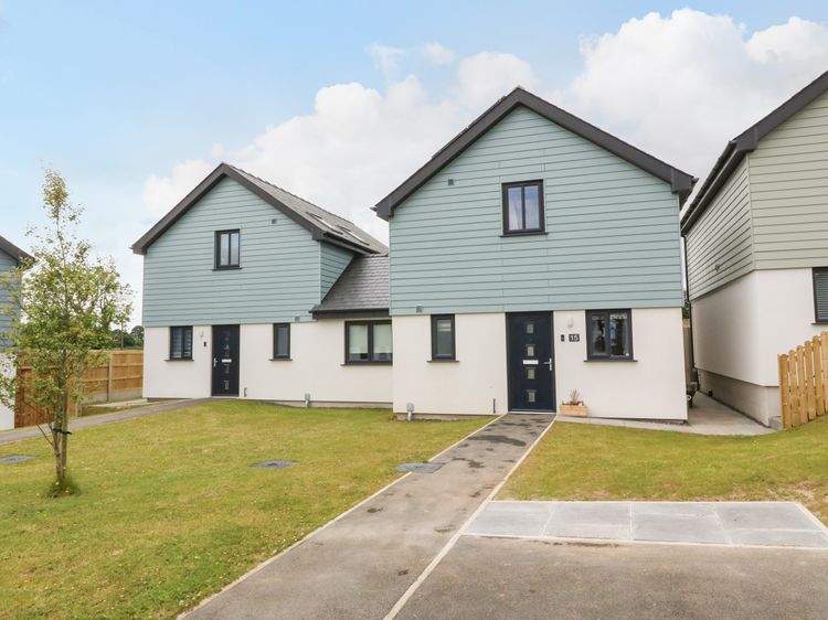 15 Parc Delfryn, listing photograph 2