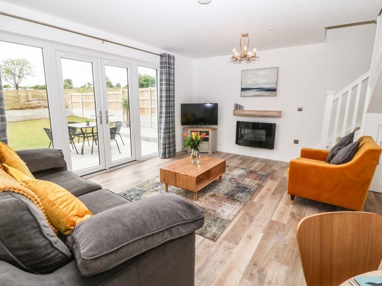 15 Parc Delfryn, listing photograph 3