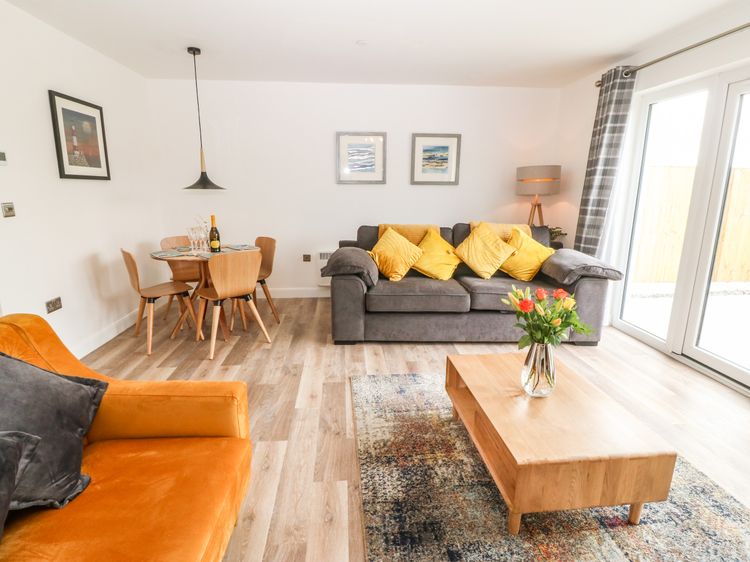 15 Parc Delfryn, listing photograph 7