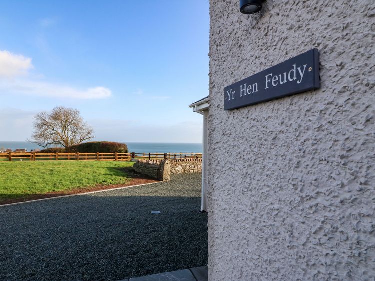 Yr Hen Feudy, listing photograph 3