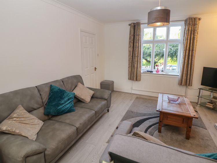 Cherry Tree Cottage, listing photograph 6