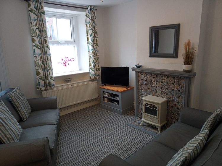 Holly Cottage, listing photograph 3