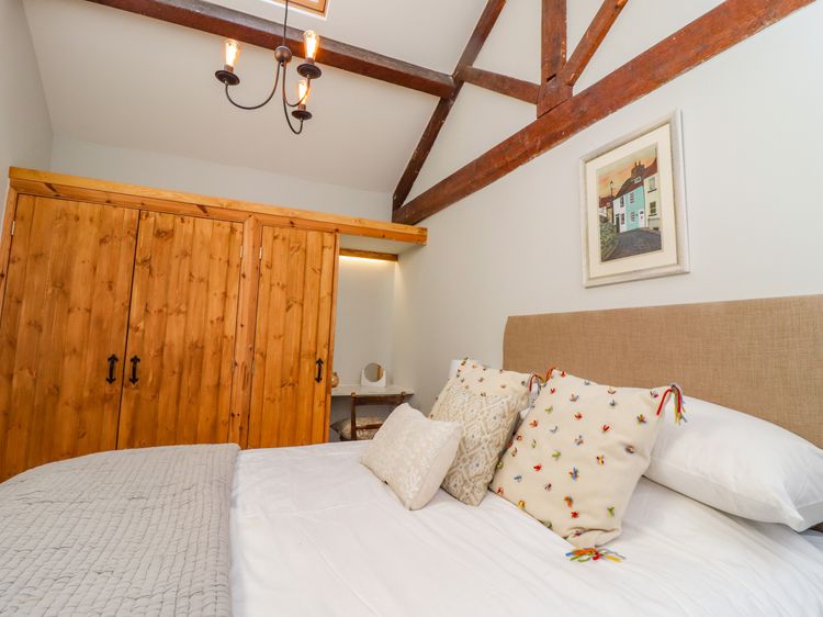 1 Walkers Barn, listing photograph 12