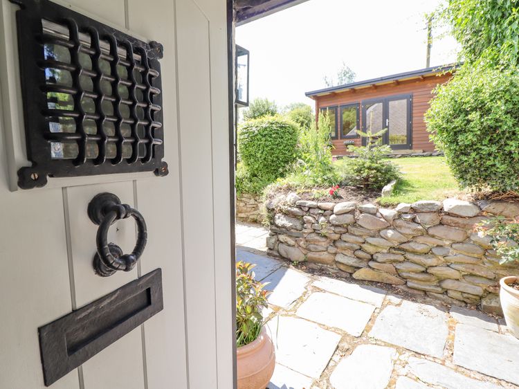 Neuadd Wen, listing photograph 3
