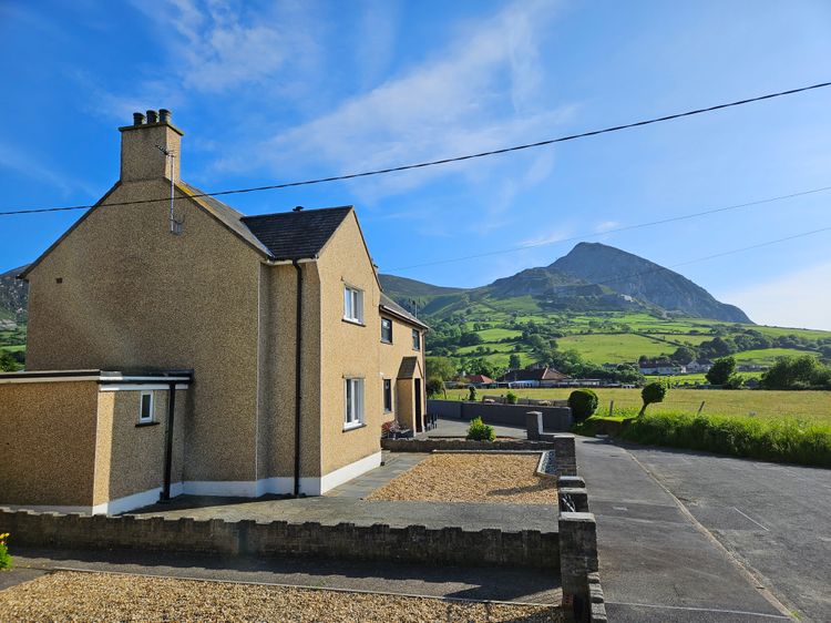 Mor a Mynydd