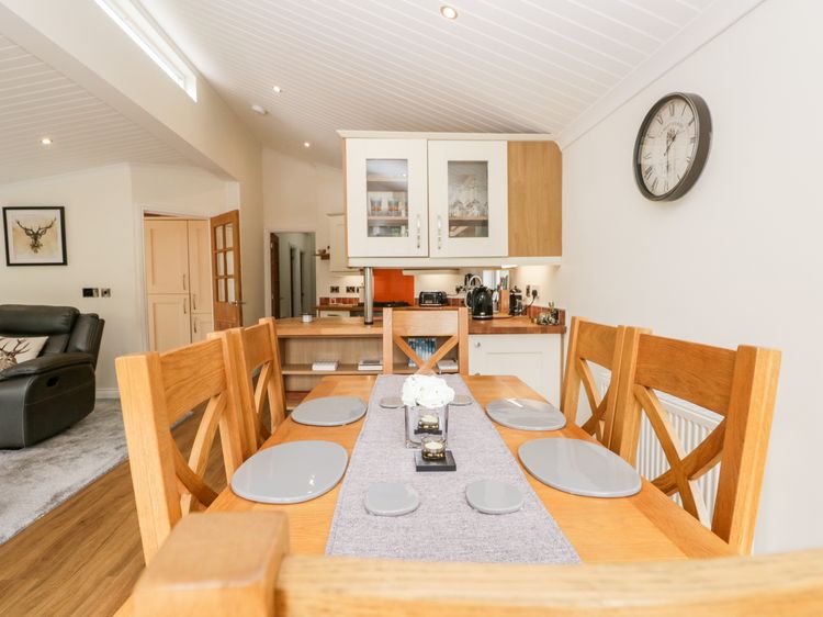 Robin Lodge, listing photograph 8