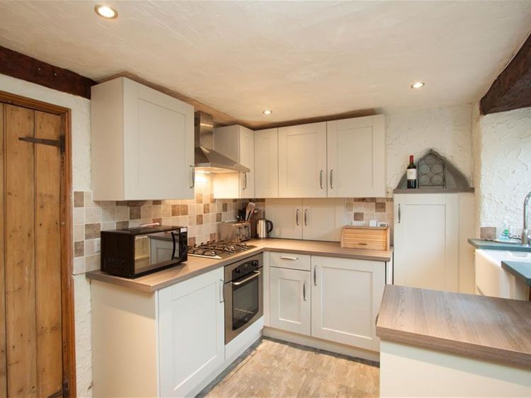 Rustic Cottage, listing photograph 2