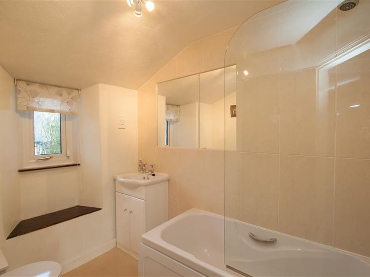 Rustic Cottage, listing photograph 8