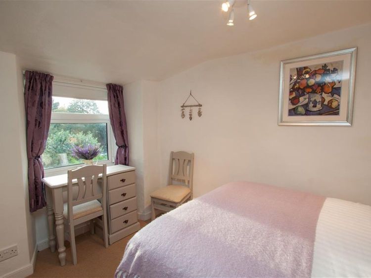 Rustic Cottage, listing photograph 10