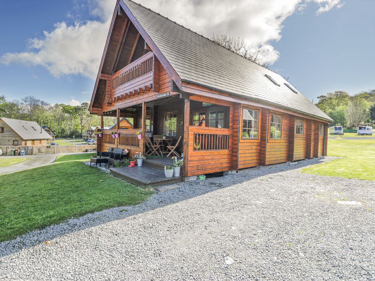Sun View Lodge, listing photograph 3