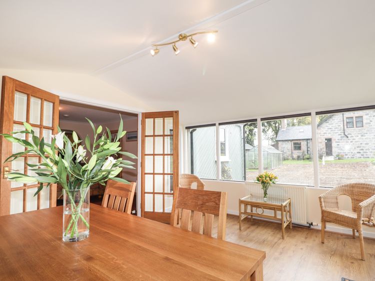 Garden Lodge, listing photograph 4