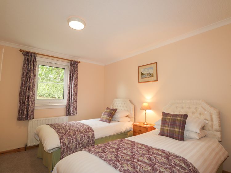 Garden Lodge, listing photograph 11