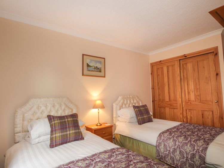Garden Lodge, listing photograph 12