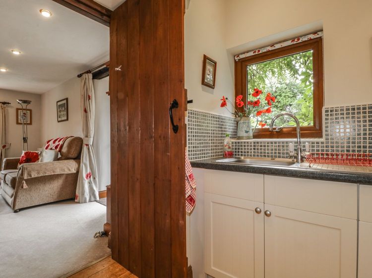 Poppy Cottage, listing photograph 9