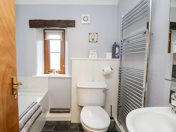 Lavender Cottage, listing photograph 11