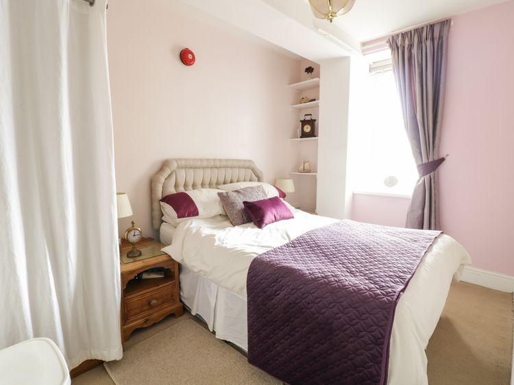 The Nook, listing photograph 8
