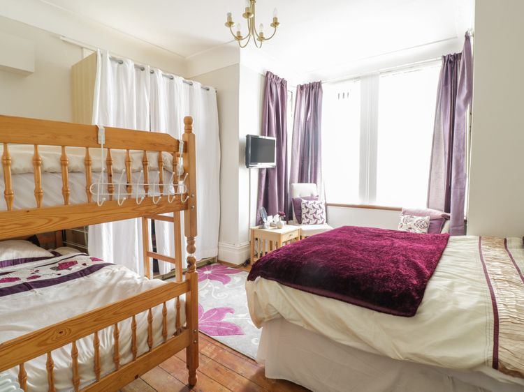The Nook, listing photograph 9