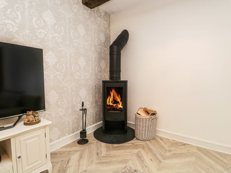 Bella Cottage, listing photograph 7