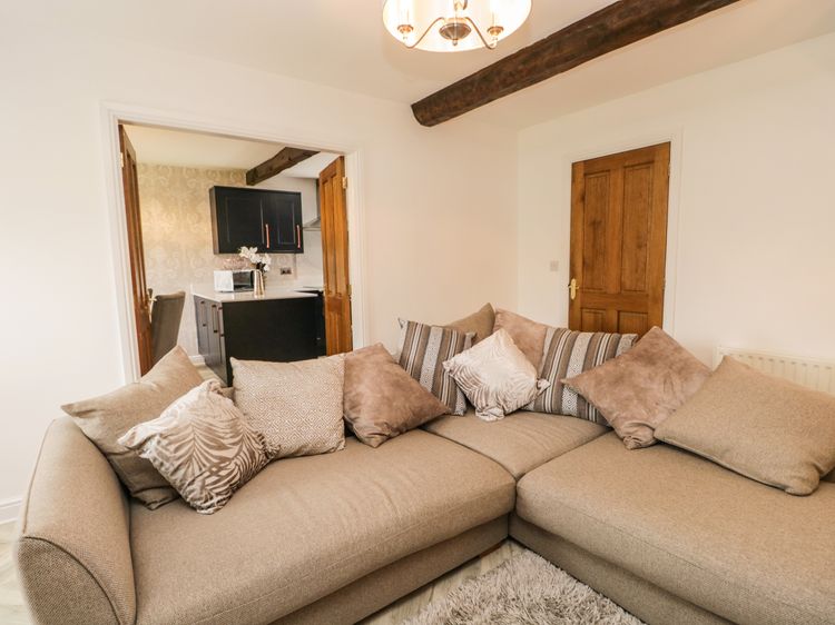 Bella Cottage, listing photograph 8
