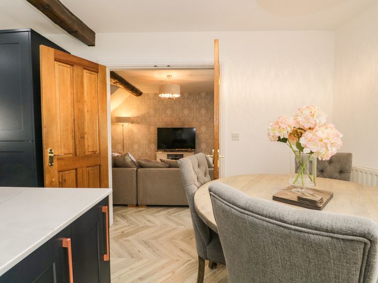 Bella Cottage, listing photograph 9