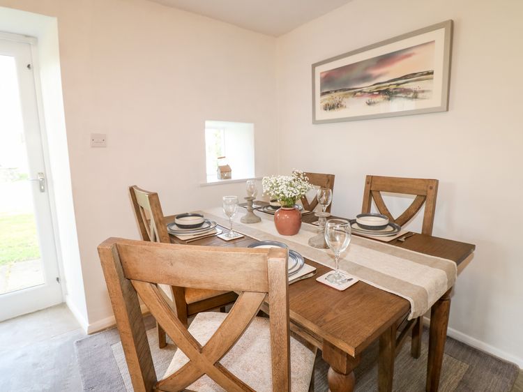 Manor Barn Cottage, listing photograph 9