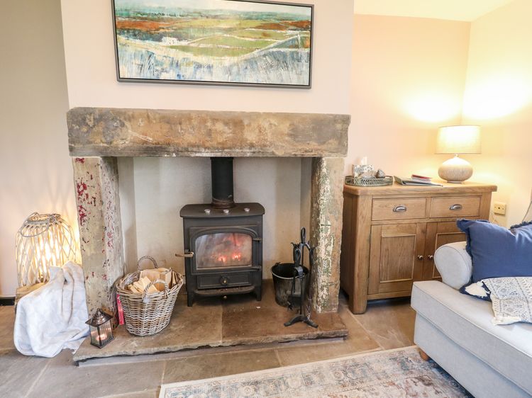 Manor Barn Cottage, listing photograph 11