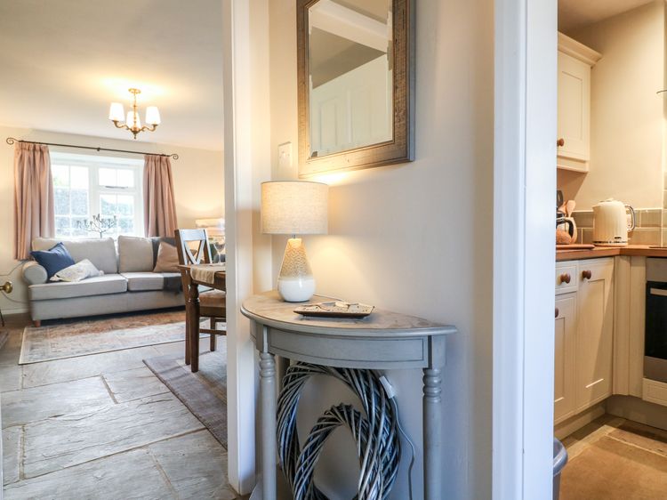 Manor Barn Cottage, listing photograph 12