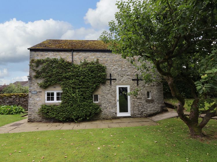 Manor Barn Cottage, listing photograph 2