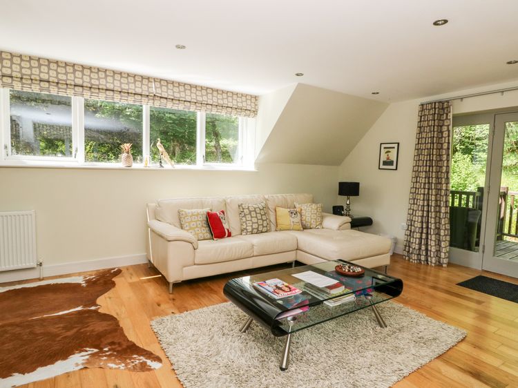 Waterfall Apartment, listing photograph 6