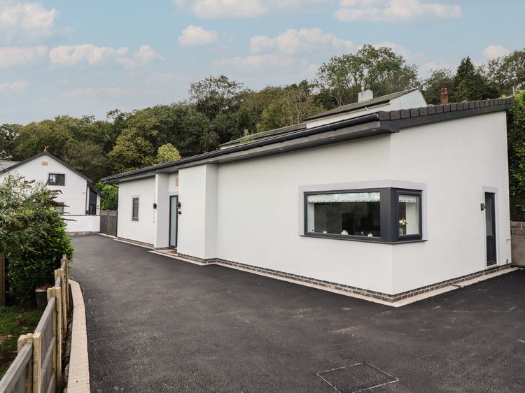 Bryn Cae, listing photograph 2